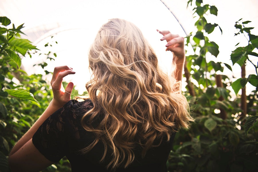 Comment éviter la chute de cheveux saisonnière en automne ?